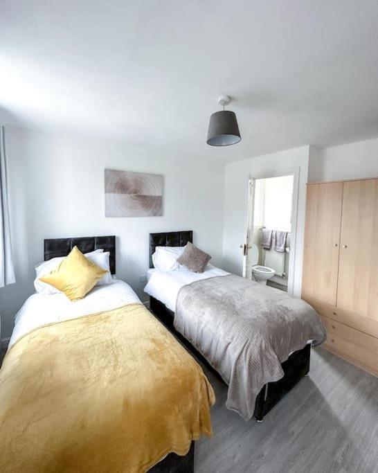 Spacious 6 Bedroom House Near City Centre برمنغهام المظهر الخارجي الصورة
