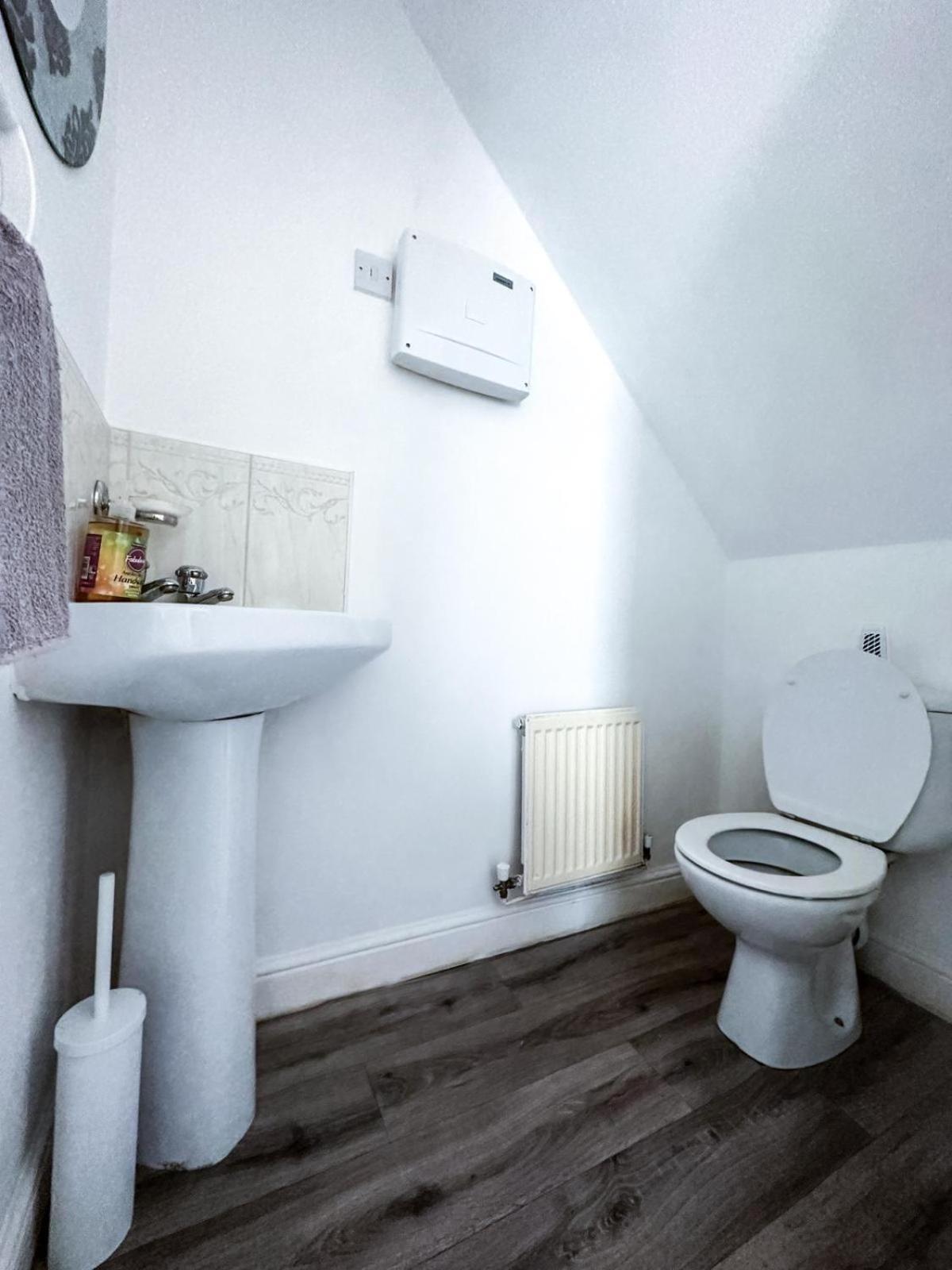 Spacious 6 Bedroom House Near City Centre برمنغهام المظهر الخارجي الصورة